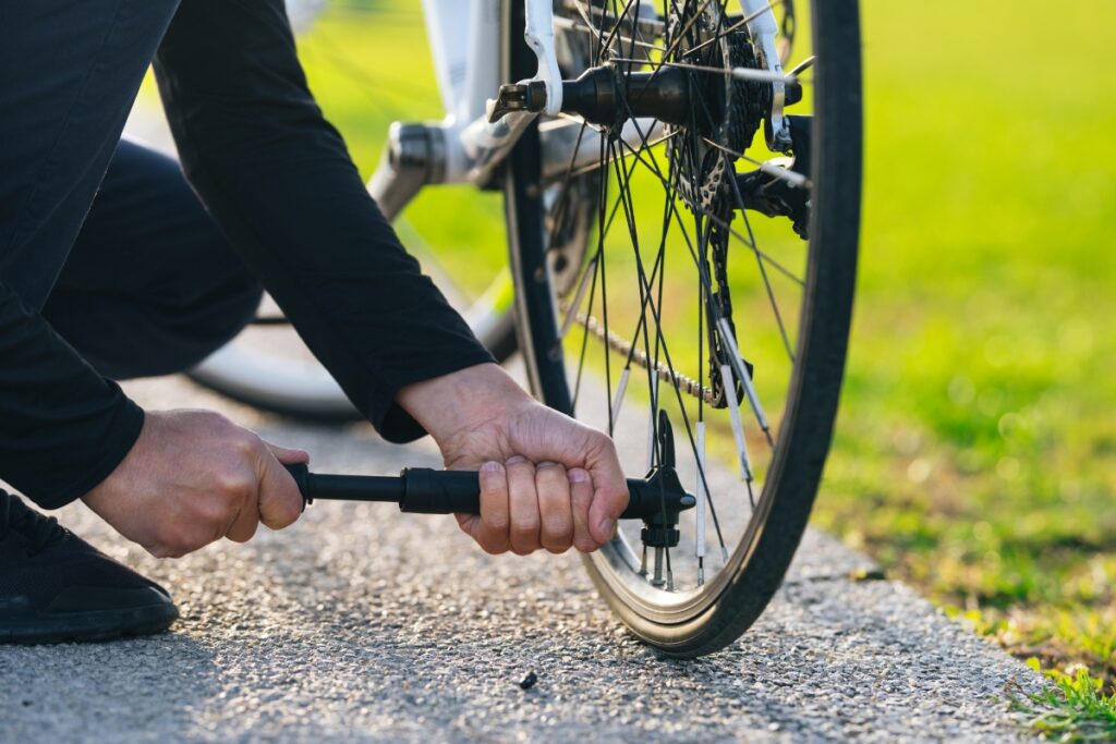 Tire pressure pump