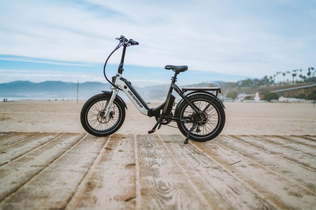 denago folding 1 e-bike outdoors